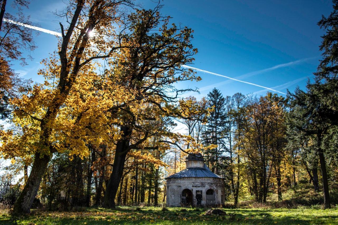 Palac Gorzanow Экстерьер фото