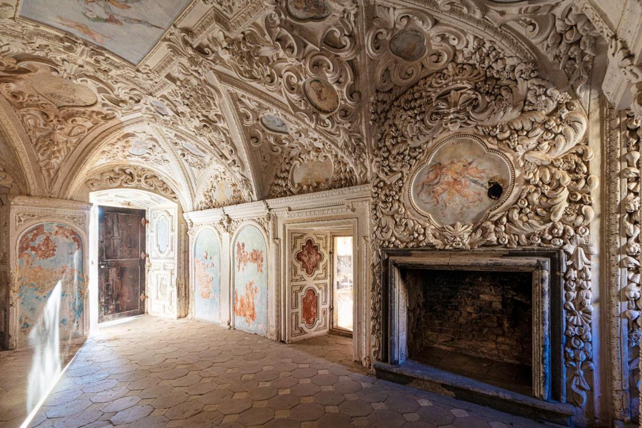 Palac Gorzanow Экстерьер фото