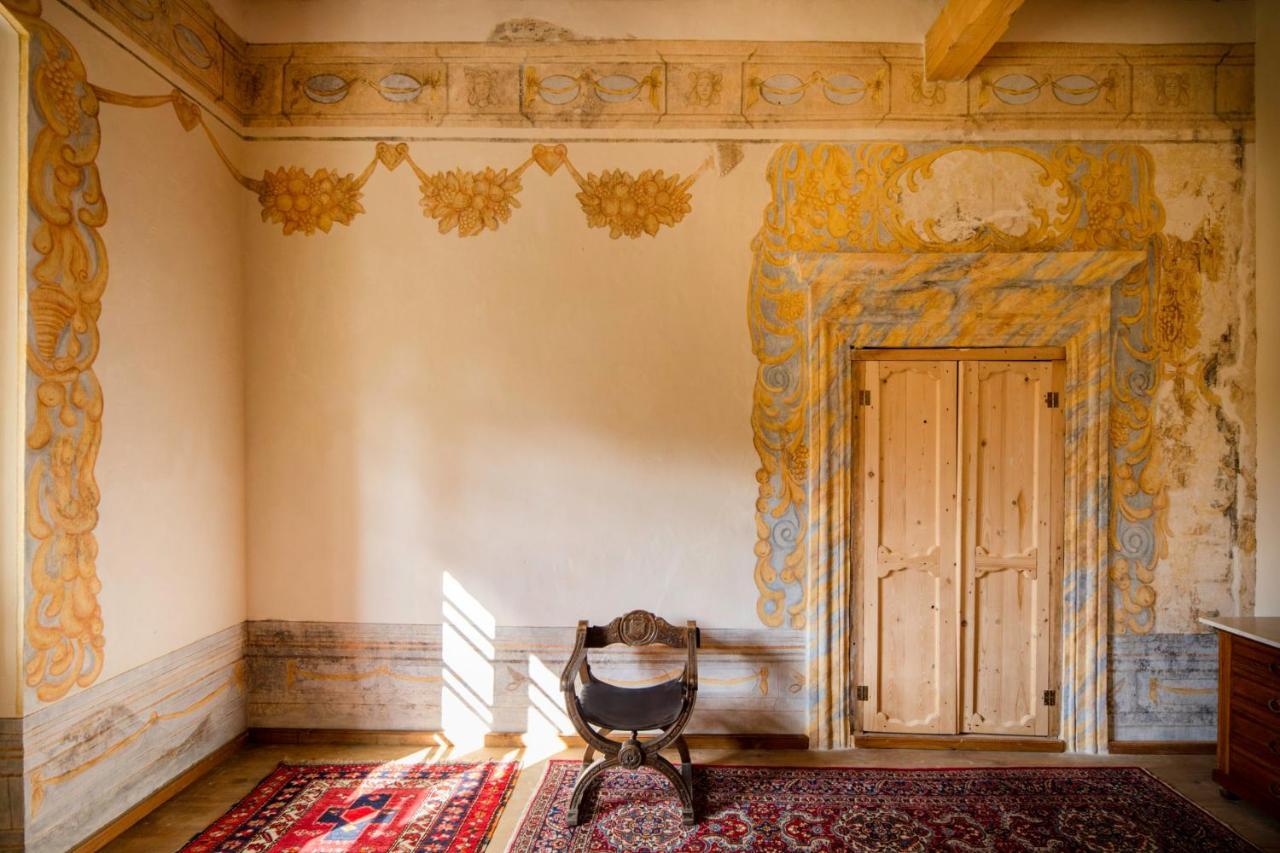 Palac Gorzanow Экстерьер фото